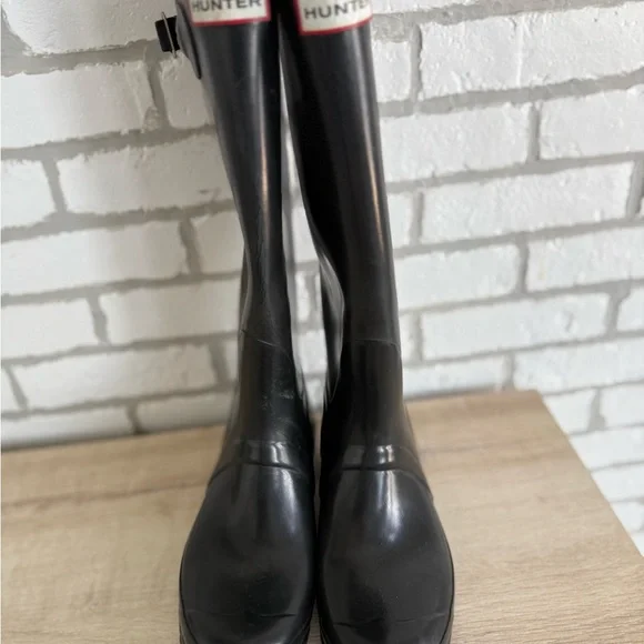 Hunter Classic Tall Black Waterproof Rain Boots - Picture 4 of 10
